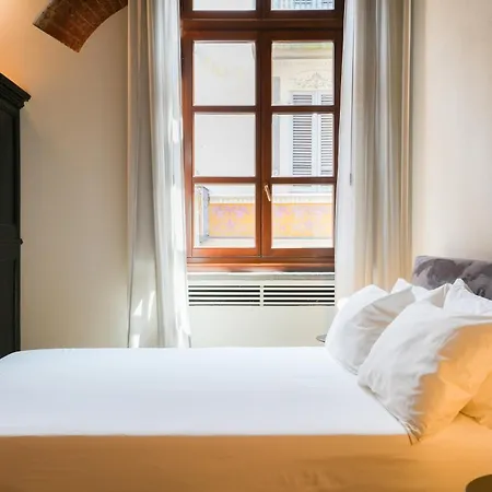 アパート Palazzo Zoya - Elegant Historic - Center - Near Langhe & Monferrato *