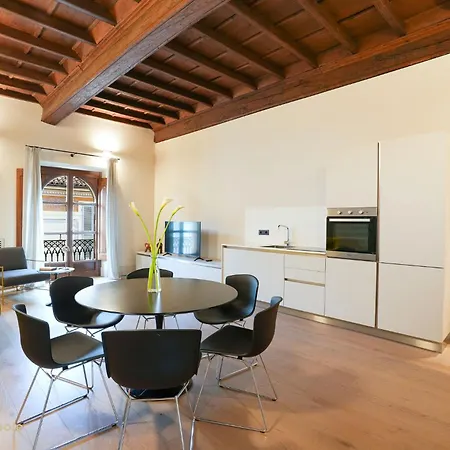 Palazzo Zoya - Elegant Historic - Center - Near Langhe & Monferrato Asti